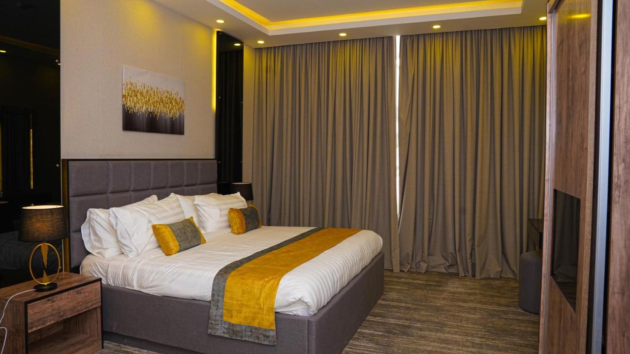Clowzer Hotel Appartments Riyadh Bagian luar foto